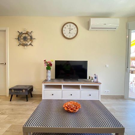 Modern 1 Bedroom Seaside Apartment With Pool ฟูเอนฮิโรลา ภายนอก รูปภาพ