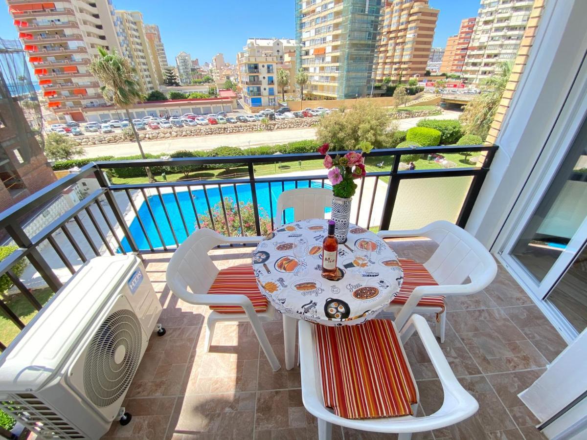 Modern 1 Bedroom Seaside Apartment With Pool ฟูเอนฮิโรลา ภายนอก รูปภาพ